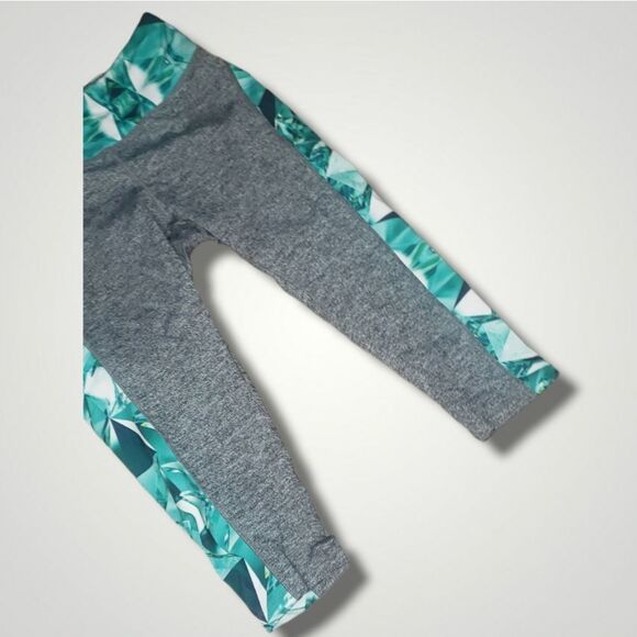 LuLaRoe Jade Capri Leggings Small gray Athletic Workout - Picture 4 of 6